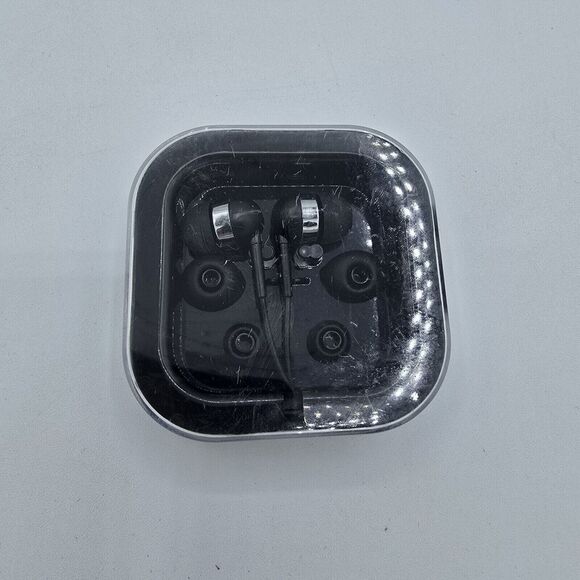 Billboard Stereo Earbuds with In-Line Mic Storage Case Black - Picture 1 of 4